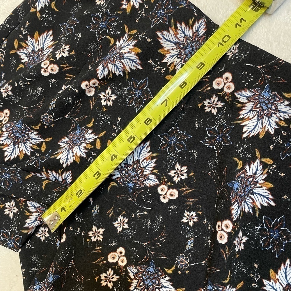 Zoe + Phoebe bohemian dress pants Stretchy Floral pattern. Size L - Picture 9 of 10